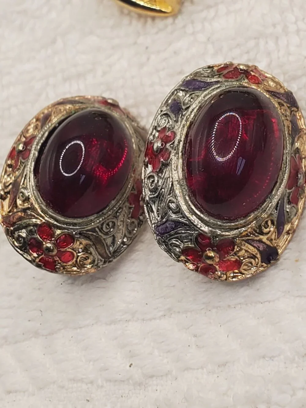 10 Pair of clip on Earrings, items # B-2118-2127,. wt. 145 grams.